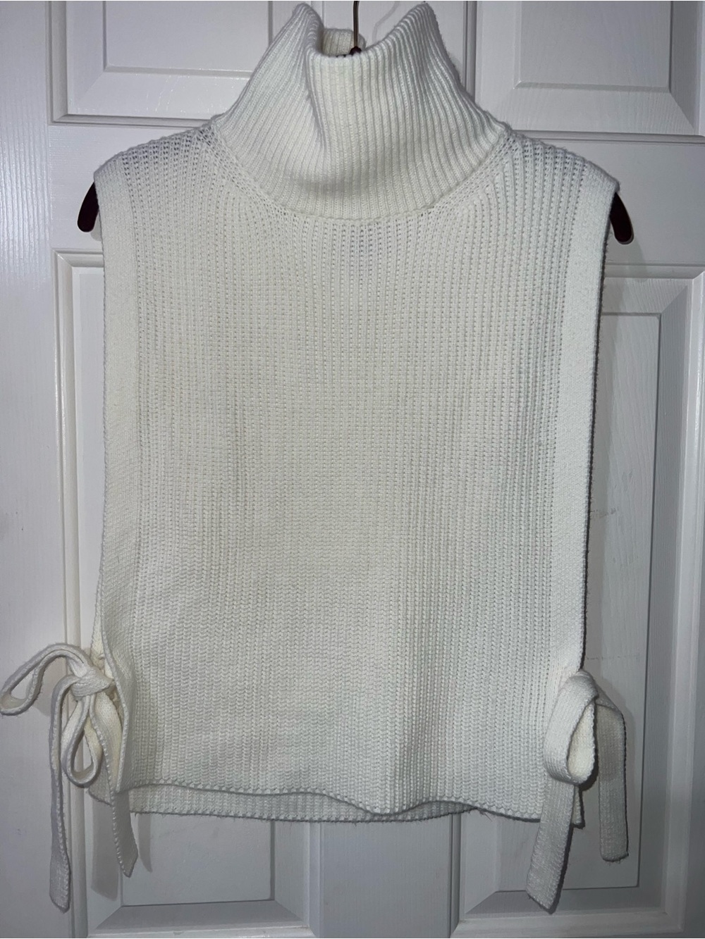 Rachel Zoe Ivory Sleeveless Ribbed Knit Turtleneck Vest Tank with Side Ties